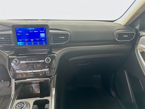 Used 2021 Ford Explorer Limited w/ Equipment Group 301A image 20
