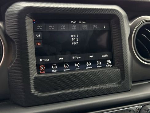Used 2023 Jeep Gladiator Sport AWD/4WD image 15