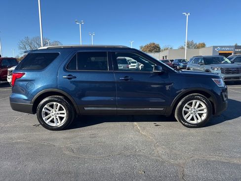 Used 2016 Ford Explorer XLT w/ Equipment Group 202A image 6