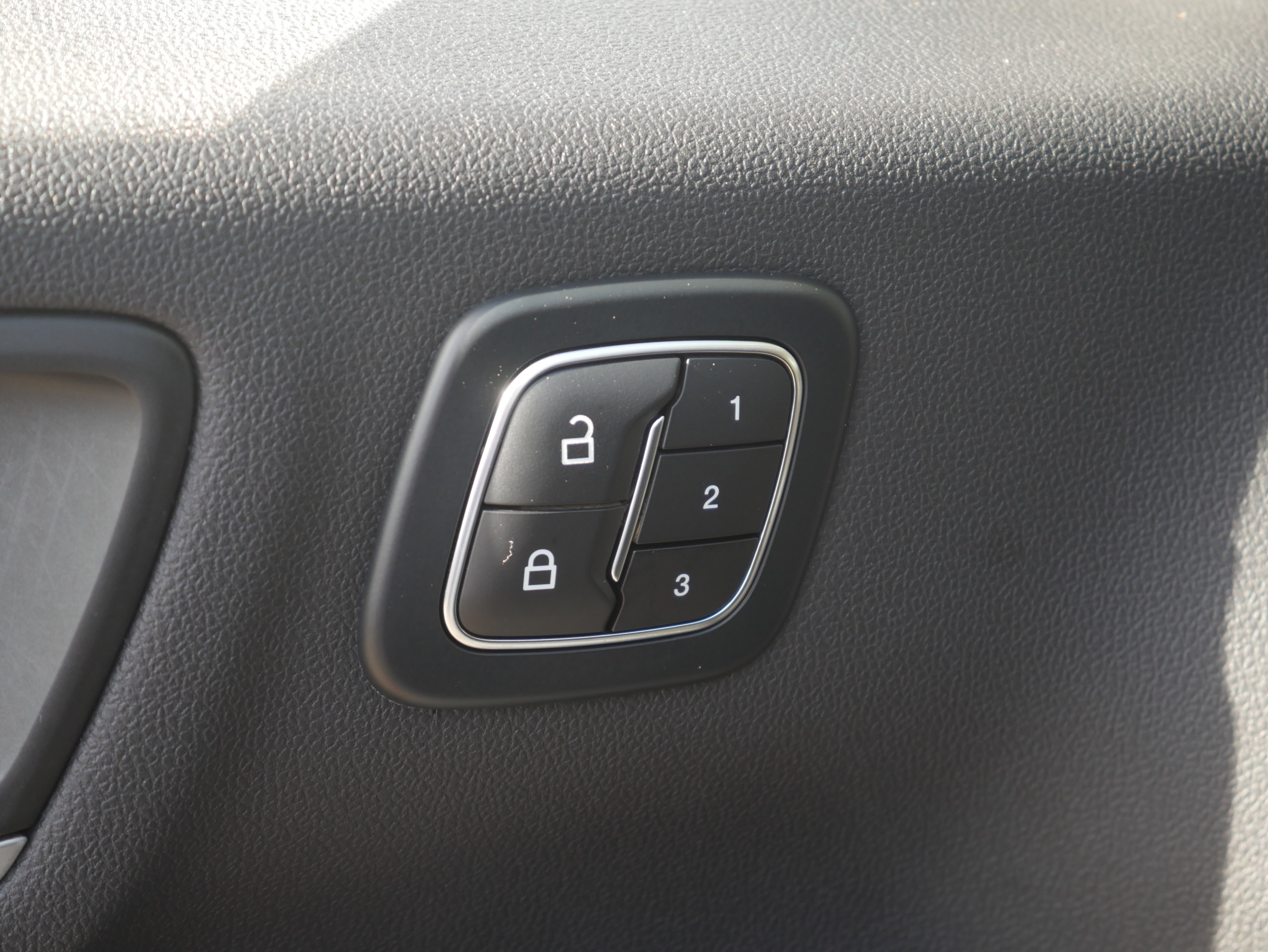 Certified 2024 Ford Escape Platinum AWD/4WD image 35
