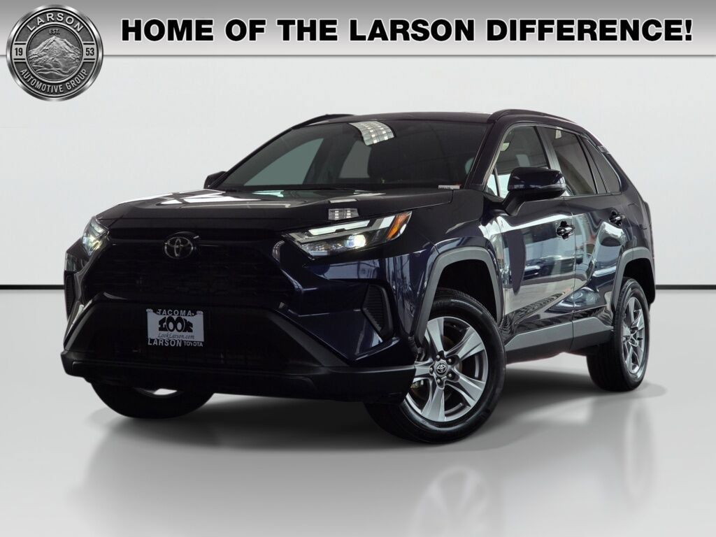 Used 2025 Toyota RAV4 XLE AWD/4WD image 1
