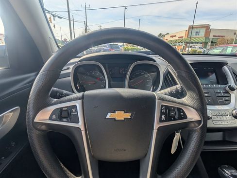 Used 2017 Chevrolet Equinox LT FWD image 14