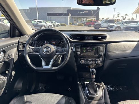 Used 2019 Nissan Rogue SL w/ Premium Package FWD image 18