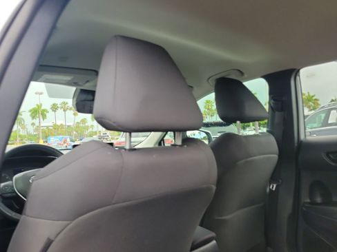 Used 2024 Toyota Corolla Cross LE FWD image 11