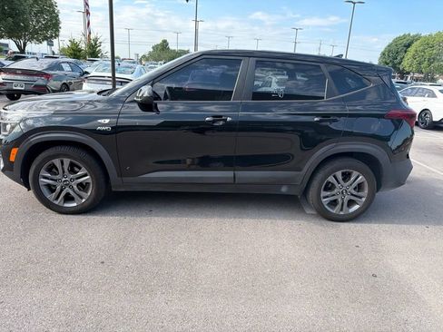 Used 2021 Kia Seltos LX AWD/4WD image 12