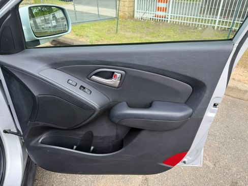 Used 2013 Hyundai Tucson GLS FWD image 18