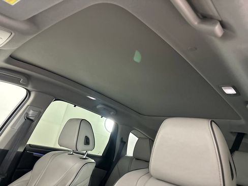 Used 2022 Acura MDX SH-AWD w/ Advance Package image 9