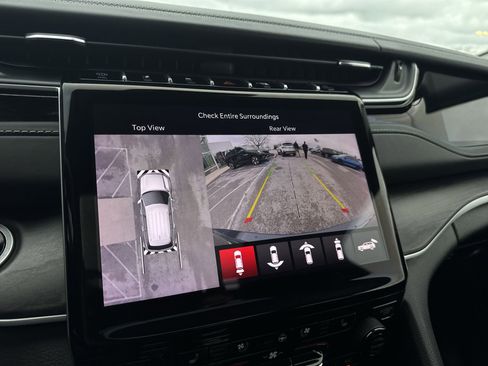 Used 2022 Jeep Grand Cherokee Limited 4xe w/ Luxury Tech Group II image 15