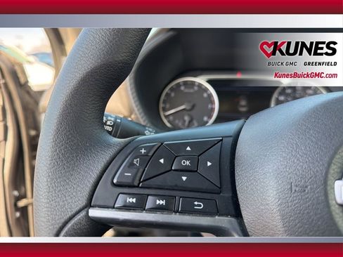 Used 2024 Nissan Sentra SV FWD image 30