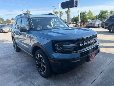 Used 2023 Ford Bronco Sport Outer Banks w/ Tech Package AWD/4WD image 3