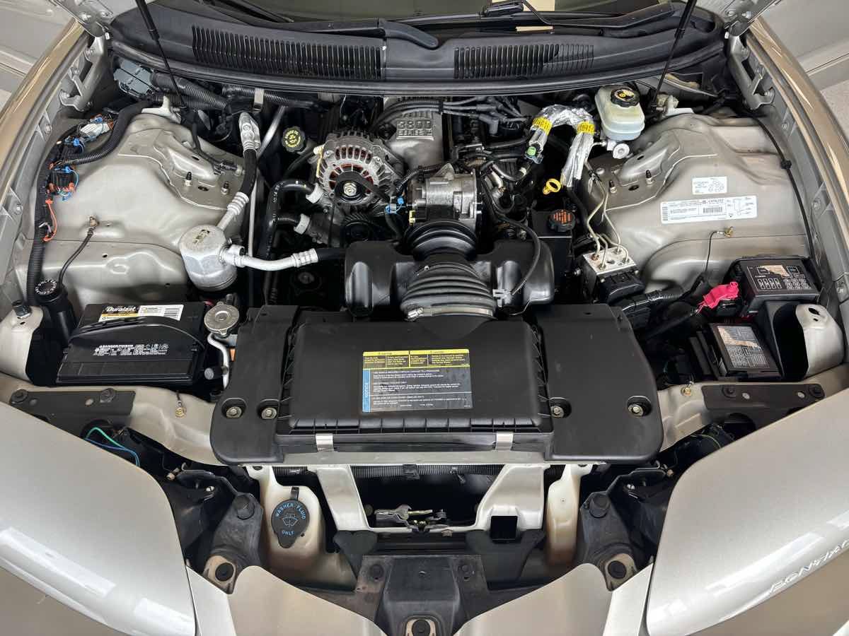 Used 2000 Pontiac Firebird Coupe RWD image 26
