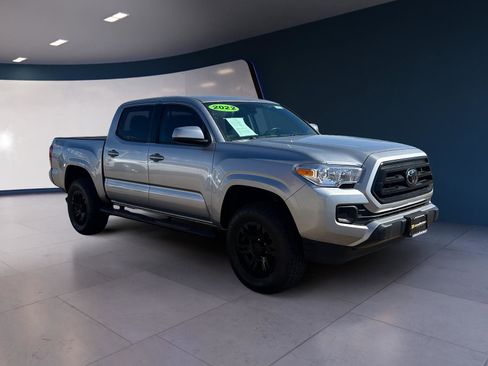 Used 2022 Toyota Tacoma SR image 7