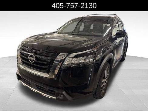 Used 2022 Nissan Pathfinder Platinum w/ Cargo Package AWD/4WD image 1