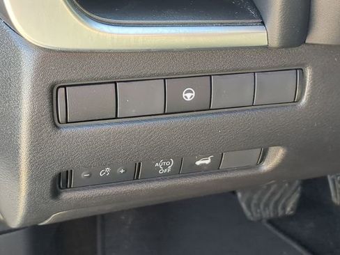 Used 2024 Nissan Rogue SV image 25