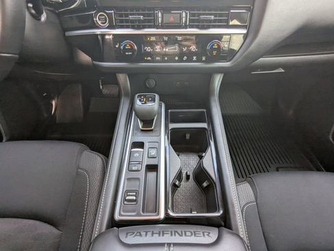 Used 2024 Nissan Pathfinder SV image 25