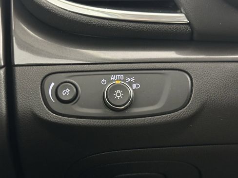 Used 2020 Buick Encore Preferred w/ Safety Package image 39