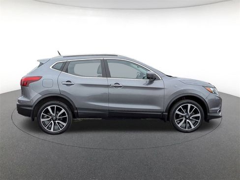 Used 2019 Nissan Rogue Sport SL image 4