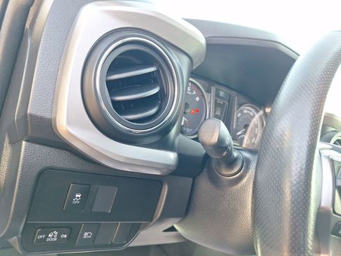 Used 2022 Toyota Tacoma SR5 image 20