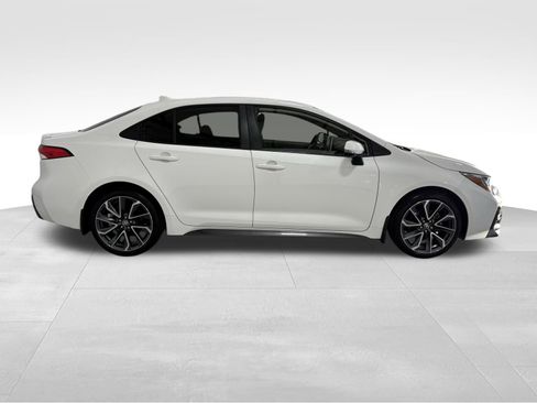Used 2021 Toyota Corolla SE w/ Carpet Mat Package (TMS) image 4