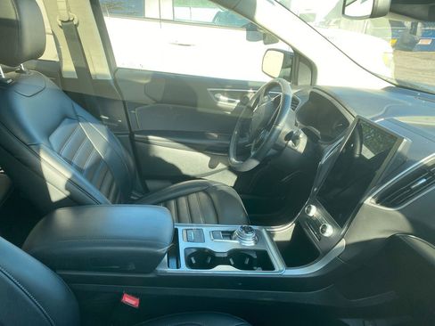 Used 2022 Ford Edge SEL w/ Convenience Package AWD/4WD image 4
