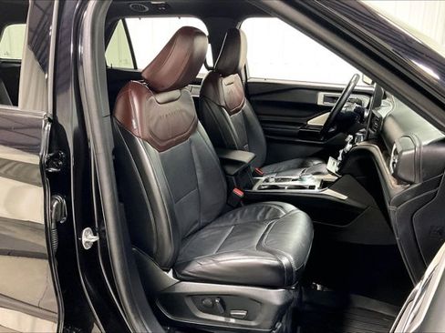 Used 2022 Ford Explorer Platinum w/ Equipment Group 601A AWD/4WD image 7