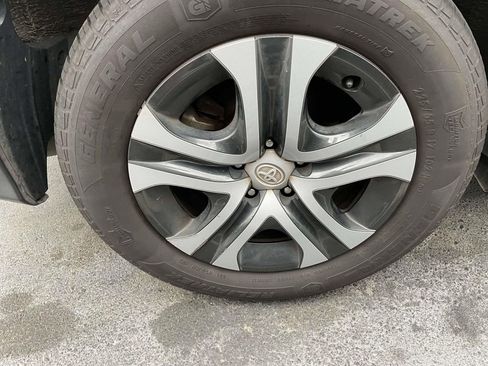 Used 2018 Toyota RAV4 LE image 26