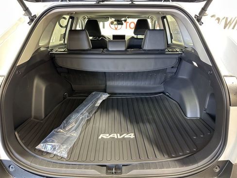Used 2025 Toyota RAV4 XLE Premium image 18