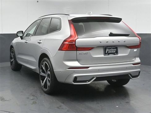 Used 2022 Volvo XC60 T8 R-Design w/ Advanced Package image 6