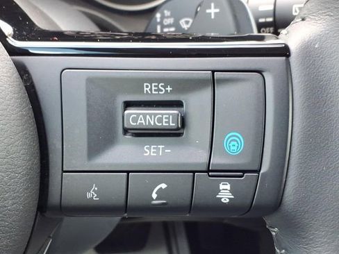 Used 2023 Nissan Rogue SV w/ SV Premium B Package FWD image 32