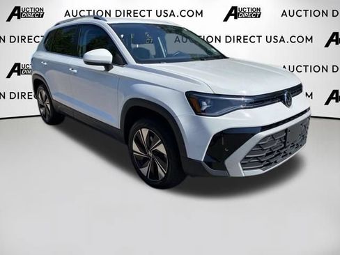 Used 2025 Volkswagen Taos SE AWD/4WD image 25