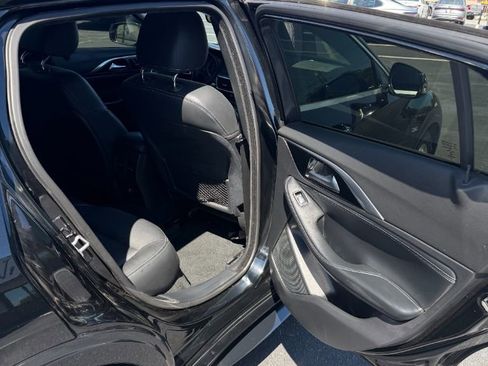 Used 2018 INFINITI QX30 FWD image 18