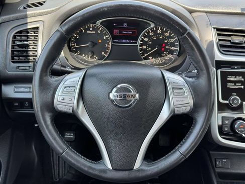 Used 2018 Nissan Altima 2.5 SL FWD image 9