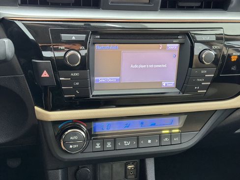 Used 2016 Toyota Corolla LE FWD image 17