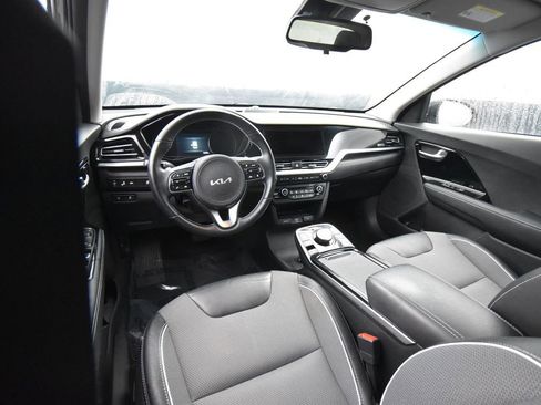Used 2022 Kia Niro EX w/ Cold Weather Package image 11