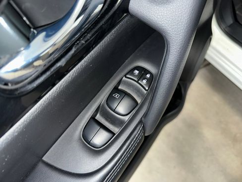 Used 2021 Nissan Rogue Sport SL w/ Premium Package image 10