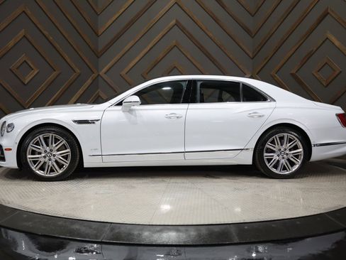Used 2020 Bentley Flying Spur W12 image 2