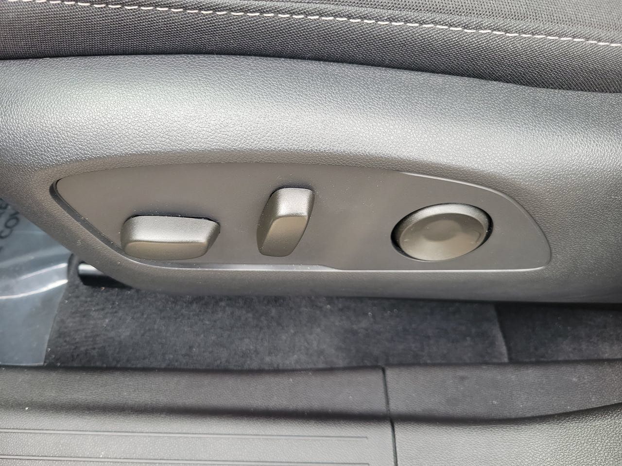 Used 2026 Chevrolet Equinox EV LT w/ Comfort Package AWD/4WD image 16