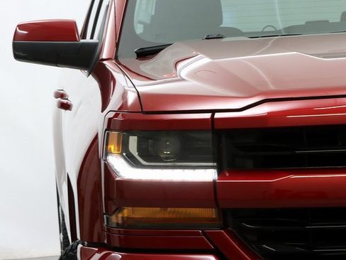 Used 2018 Chevrolet Silverado 1500 LT w/ All Star Edition image 4