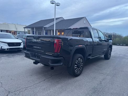 Used 2025 GMC Sierra 3500 Denali Ultimate image 9