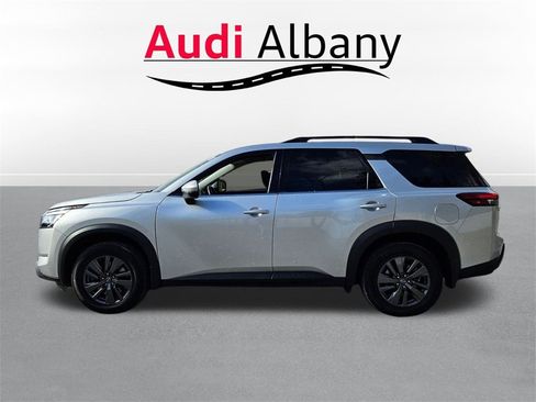 Used 2022 Nissan Pathfinder SV image 7