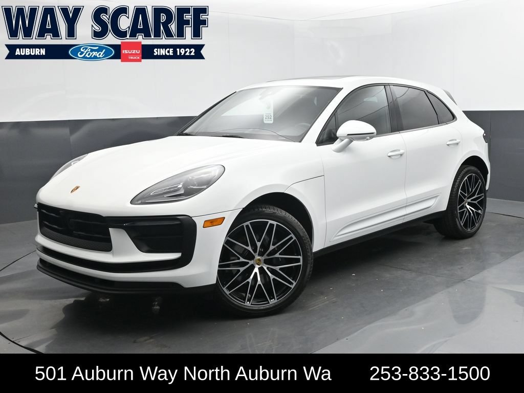 Used 2025 Porsche Macan AWD/4WD image 1