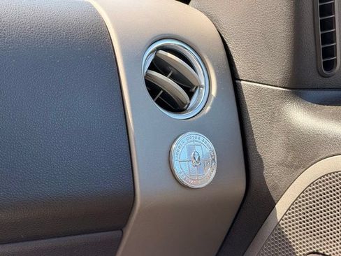 Used 2006 Lincoln Mark LT 4x4 image 20