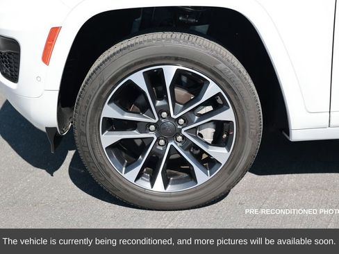 Used 2023 Jeep Grand Cherokee Overland w/ Rear Seat Video Group I image 12