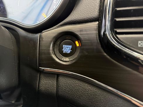 Used 2019 Jeep Grand Cherokee Limited w/ Trailer Tow Group IV image 34