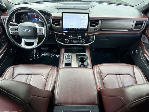 Used 2024 Ford Expedition Limited image 10