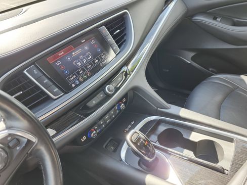 Used 2020 Buick Enclave Avenir w/ Avenir Technology Package AWD/4WD image 32