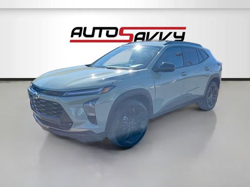 Used 2025 Chevrolet Trax ACTIV w/ Driver Confidence Package FWD image 3