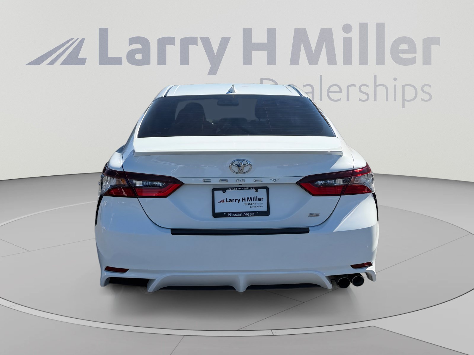 Used 2021 Toyota Camry SE w/ Convenience Package FWD image 4