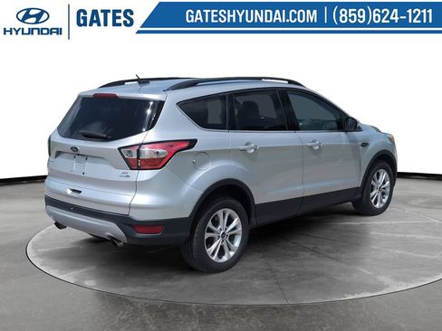 Used 2018 Ford Escape SE AWD/4WD image 2