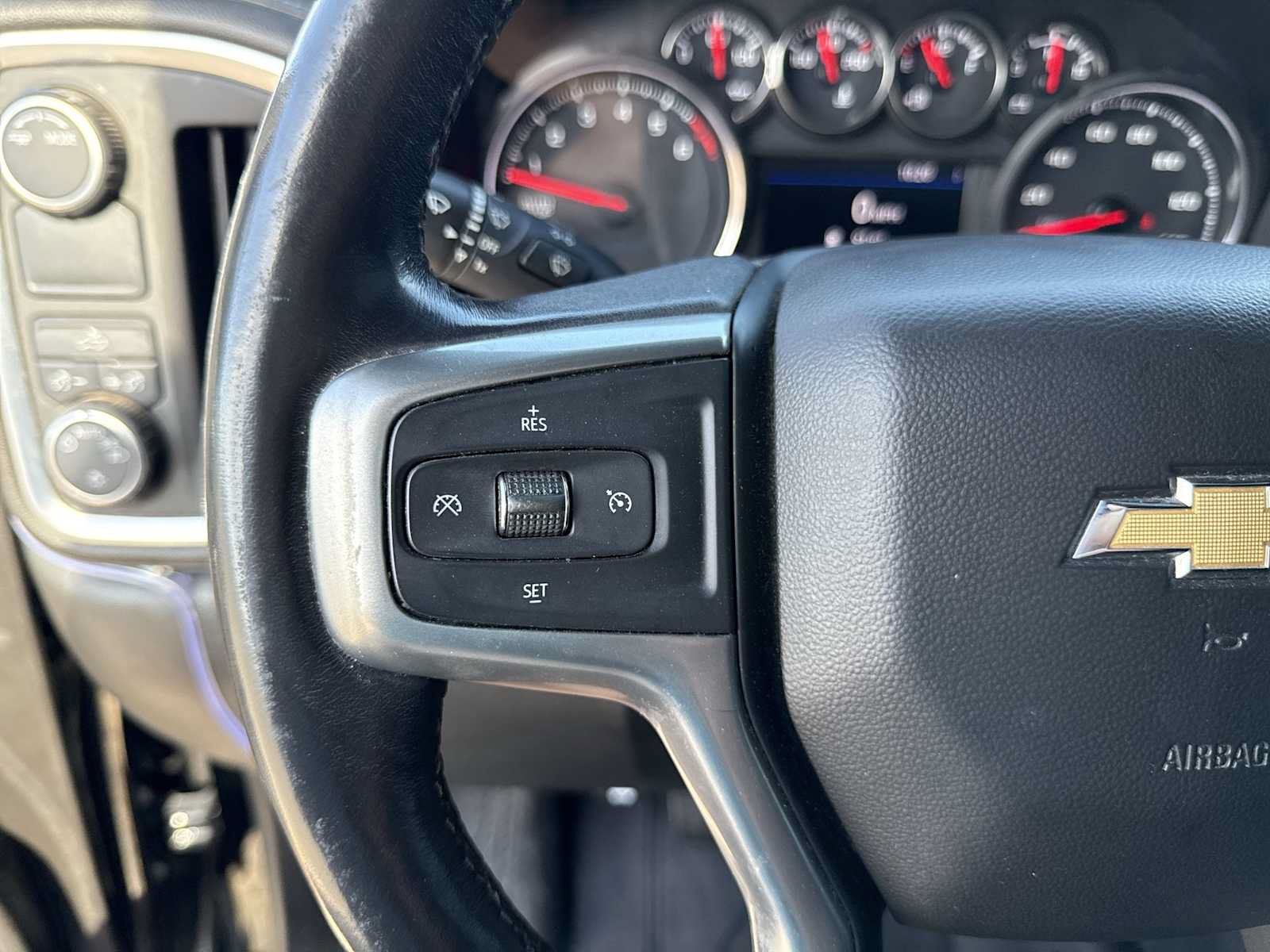 Used 2022 Chevrolet Silverado 1500 LT RWD image 23